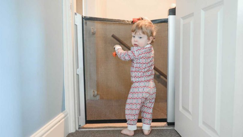 retractable baby gate top of stairs